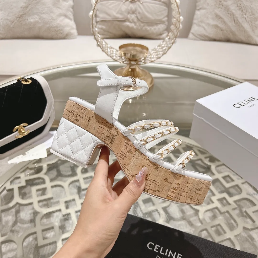 👟👟Ex-factory price 620👟👟 🔥🔥Chanel Xiaoxiang 2024 latest catwalk fashion rhinestone chain decoration 🦋high heels top quality! Accurate to 1:1, light luxury without tiring the feet, the upper feet can be matched with spring and summer clothes at will, highlighting texture and taste, simple yet luxurious appearance, even if it is just a pair of sandals, it is definitely a must-have pair in the summer shoe cabinet. Upper: imported cloth/cowhide. Color: six colors. Lining: imported sheepskin lining. Outsole: Italian leather outsole. Heel height: 7.5cm. Water table: 2.5cm. Code number: 35-40 (40.41.42 custom-made, non-refundable)